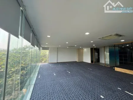 VĂN PHÒNG CHO THUÊ VIEW BIỂN mặt tiền ĐƯỜNG NGUYỄN TẤT THÀNH