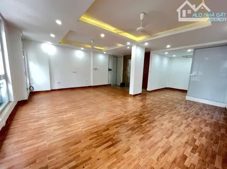Cho thuê sàn văn phòng Quan Nhân 70 m2 view thoáng như ảnh gía chỉ 10 tr/tháng