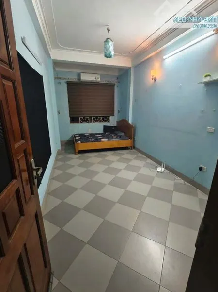 Cho thuê nhà ngõ Minh Khai 50 m2*4 tầng làm Vp cty kết hợp ở gđ, nhóm -Giá 15 triệu