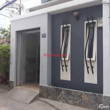 Cho thuê nhà hẻm thẳng đẹp đường Hoà Hưng, Quận 10, 5PN 5WC, sẵn máy lạnh