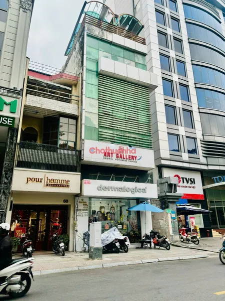 Cho thuê nhà mặt tiền đường Phó Đức Chính, Phường Nguyễn Thái Bình, Quận 1.
