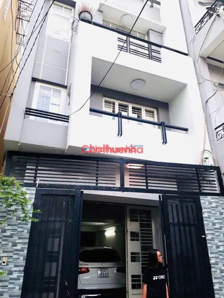 CHO THUÊ NHÀ NGUYÊN CĂN HẺM XE TẢI ĐƯỜNG NGUYỄN ĐÌNH CHÍNH DT 4,5x17 ĐÂU ĐƯỢC Ô TÔ