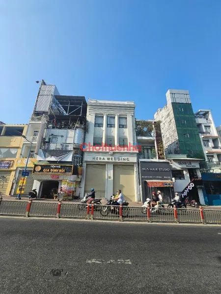 CHO THUÊ NHÀ MẶT TIỀN PHAN ĐÌNH PHÙNG , PHÚ NHUẬN - DT: 9X20M - CÓ HẦM VÀ THANG MÁY