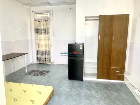 Chính chủ cho thuê phòng ban công rộng dãi thông thoáng
