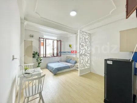 Cho Thuê Phòng Bình Thạnh Rộng 35m2, Tách bếp, Cửa sổ lớn gần Ngã Tư Hàng Xanh, Ngoại Thương