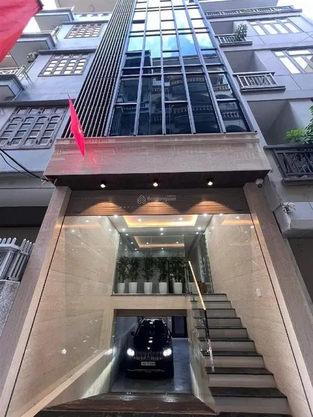 Cho thuê nhà lê văn lương có thang máy, 55m² x 7 tầng, có hầm, thông sàn. giá thuê 30tr/th