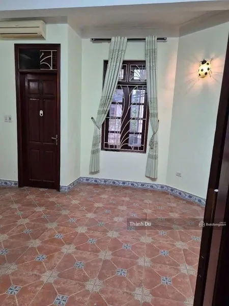 Cho thuê nhà nguyên căn ô tô tránh full đồ tư đình long biên diện tích 38m2 3 tầng giá 9tr
