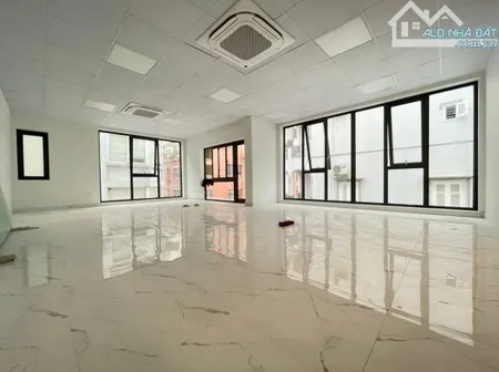 Cho thuê văn phòng tại Nguyễn Chí Thanh nhà mới 100% view làm việc cực đẹp giá rẻ nhất