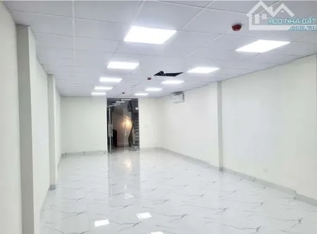 Toà nhà Mặt phố 7 tầng - Thang máy