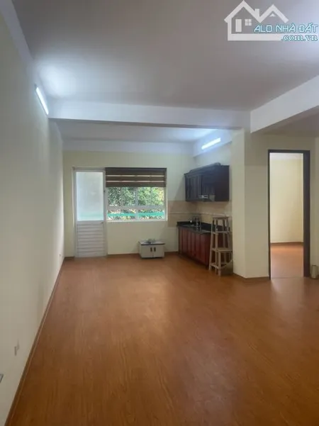 Cho thuê cc B10 Nguyễn Chánh, Nam Trung Yên 10 triệu 70 m2