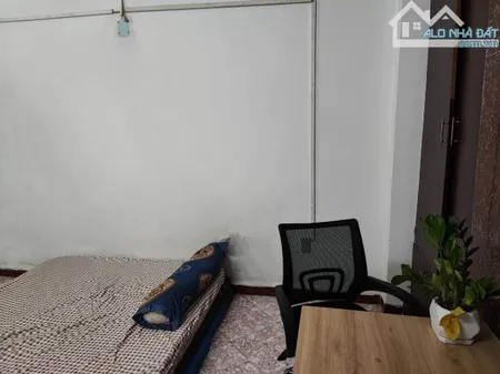 Phòng mặt tiền Đinh Bộ Lĩnh, P.26, 20m2, đủ nội thất, 3.3tr