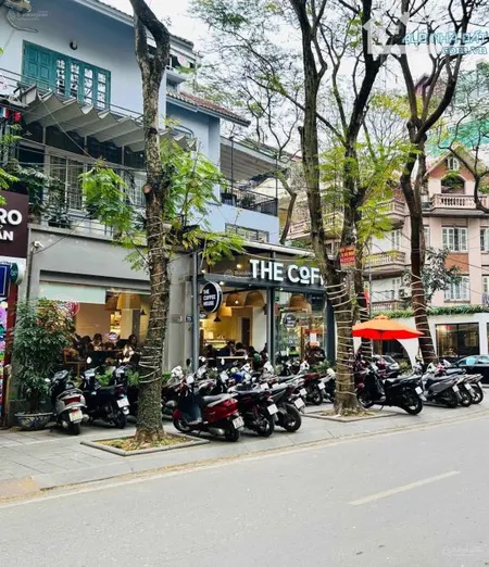 Cho thuê DT 180m2, 3 tầng ,mặt tiền 8- 15m2 ,mặt phố Phạm Văn Đồng ,30t-60t