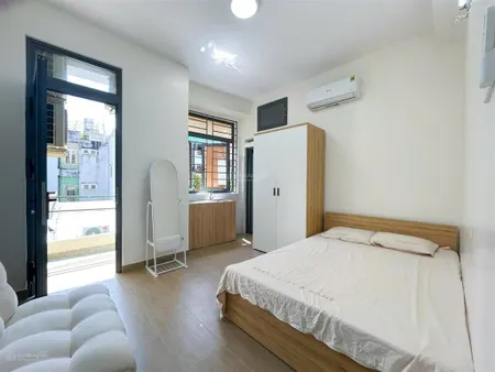 Phòng ban công cửa sổ trời full nội thất sạch sẽ ở phan đình phùng ngã tư phú nhuận cầu kiệu