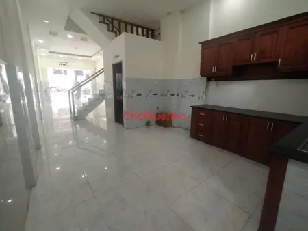 CHO THUÊ NHÀ MẶT TIỀN HÒA HƯNG – QUẬN 10 | 4PN | GIÁ TỐT 30TR