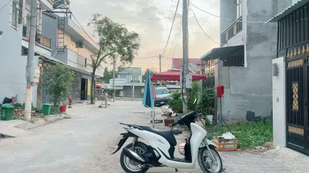 Cần Bán Nhanh Nhà 3 Tầng KDC Hoàng Hoa Long Hậu, Cần Giuộc, Tây Ninh
