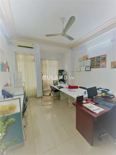 Cho thuê tòa nhà 2 mặt tiền đường Trường Chinh dưới 50 tr I Có trang bị thang máy, giao nhà ngay