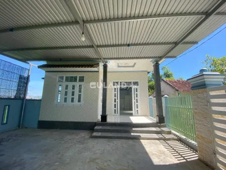 Nhà đẹp giá rẻ TDP Thuận Lợi, Ninh Hà giá ngộp