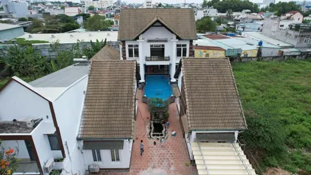 Bán biệt thự lớn Đường 179  Hoàng Hữu Nam. Siu đẹp có hồ bơi