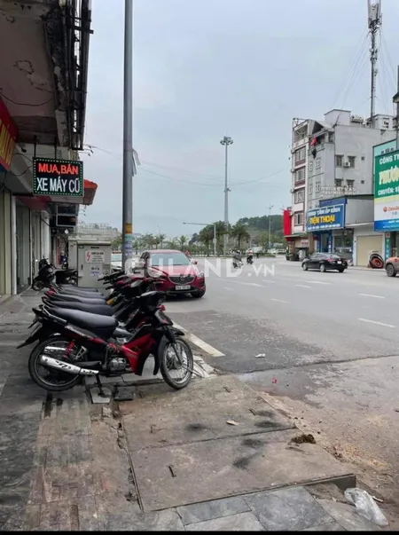 💥Giá tốt💥Bán nhà 3 tầng mặt đường Giếng Đáy,gần ngã tư Ao Cá,Hạ Long,Quảng Ninh