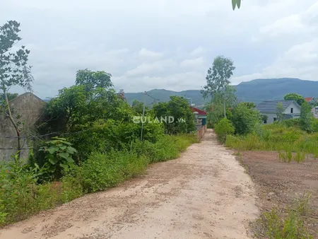 Chính chủ cần bán. Lô đất hơn 1000m 2. Nằm sát khu công nghiệp đông mai. Thích hợp đầu tue. Xây nhà hàng. Nhà trọ