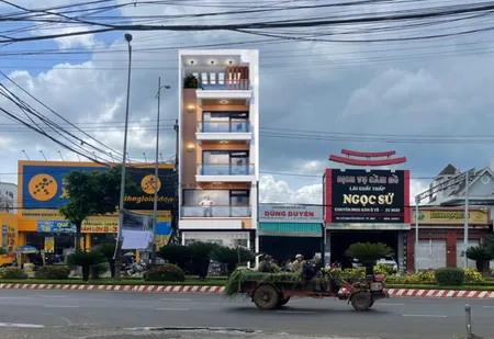 Mặt bằng kinh doanh nguyễn văn cừ 8 Tỷ sát nga  3 Hoà Bình