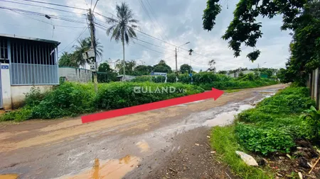 CẦN SANG LẠI ĐẤT GÓC 2 MT ĐƯỜNG KRONG A EATU 16.7*28
