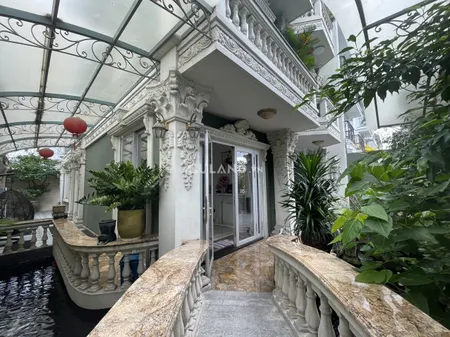 Bán biệt thự Vip Ngay vòng xoay đường  Liên Phường