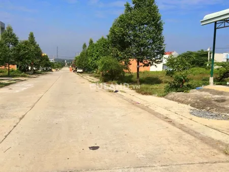 1 lô góc 2 mặt tiền, 2 lô liền kề, mặt tiền nhựa tại KCN Bình Phước. Giá đầu tư F0 - 245 triệu.