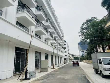 BÁN NHÀ LIỀN KỀ GOLD CITY CAO XANH,HẠ LONG