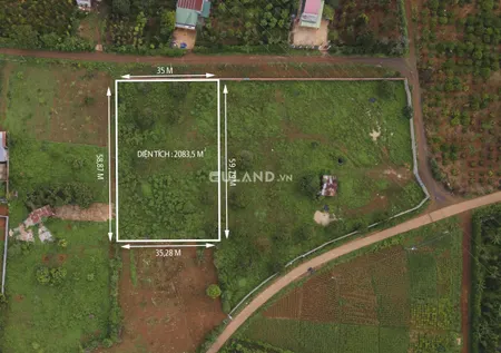 - Diện tích: hơn 2000m2, vuông vức: 35mx59m, thực tế góc 2 mặt tiền đất Hoà An sát Phố