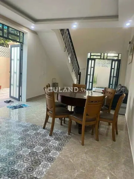 Bán nhà 1/ hẽm 39 đường nhựa Trần Bình Trọng thông ra Hẽm 810 đường Lê Hồng Phong , phường Phú Thọ , tptdm . BD