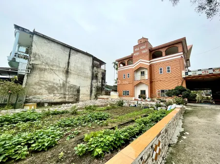 BÁN ĐẤT KÈM NHÀ NGHỈ
