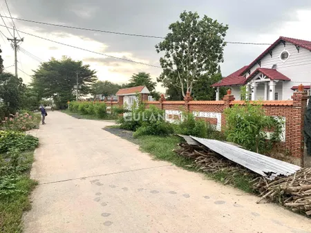 -Bán Căn Biệt Thự Vườn Trung Tâm Xã Nhận Đức