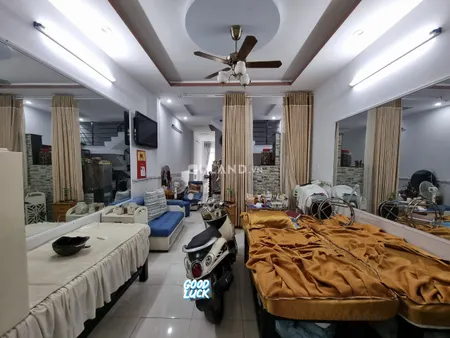 BÁN NHÀ THỦ DẦU MỘT GIÁ CHỈ 2 tỷ 5 - SÂN Ô TÔ. 3 PN RẺ NHẤT THỊ TRƯỜNG TP Thủ Dầu Một - Bình Dương