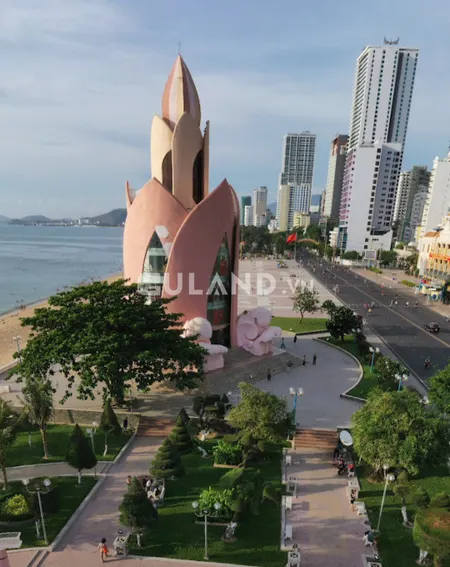 Bán nhà 2 mặt tiền đường Lê Thánh Tôn Nha Trang