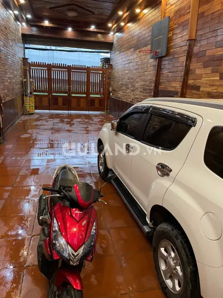Bán nhà toàn gổ Mt quốc lộ 1A .Bình Hưng Hòa giá ngợp