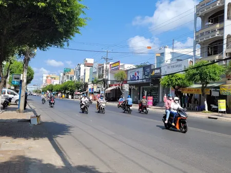 Bán Nhà Vị Trí Kinh Doanh mặt tiền Hà Hoàng Hổ , Mỹ Xuyên