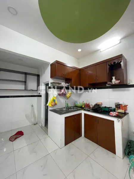 Nhà cần bán nhanh vị trí vip trung tâm giáp với đường 3/2 và Nguyễn Tri Phương, Quận 10. Giá 3tỷ1 - 30m2. Gần chợ ,trường học, bệnh viện. Liên hệ : 0934596609