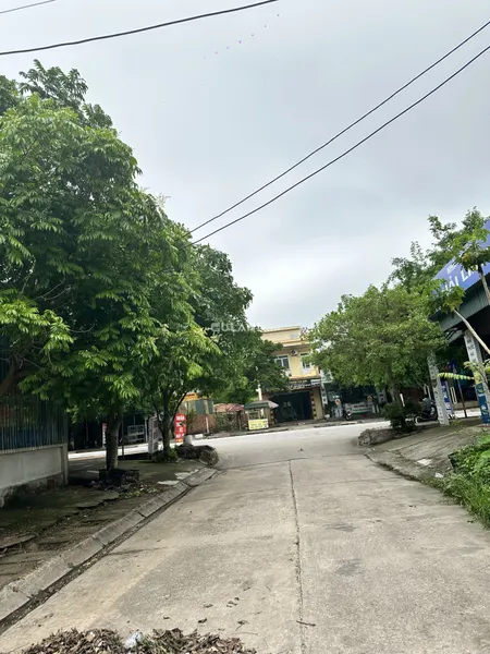Ô đất cổng TTYT 99m chỉ 2,4 tỷ