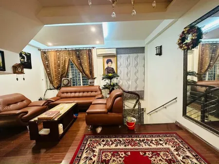 Siêu Phẩm Giang Văn Minh,10m ô tô DT:40 x 5Tầng,MT: 5.2. Giá 7.6 Tỷ Ba Đình