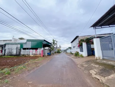 lô góc 2 mặt tiền đối diện ủy ban trung tâm 250tr kinh doanh buôn bán.