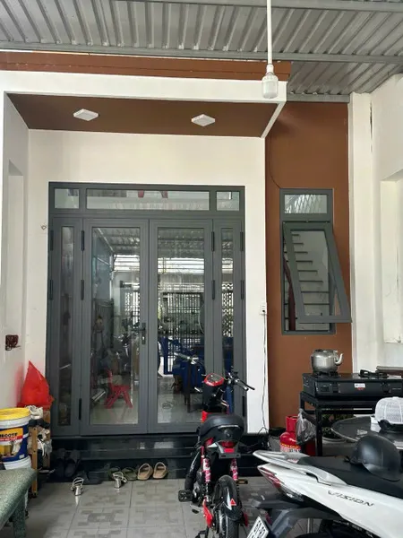 🔥Nhà trệt lững Tương Bình Hiệp vị trí trung tâm gần Uỷ Ban đường nhựa oto giá êm (💰💰2,28tỷ).