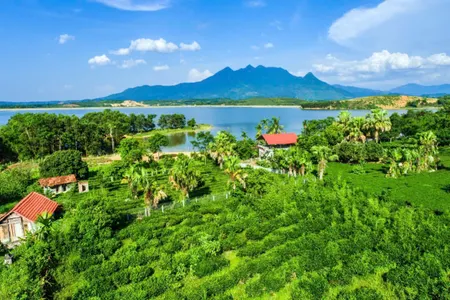 2ha đất 1 nửa bán đảo hồ 200ha ôm trọn đất 20 tỷ