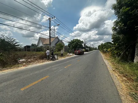 Bán đất thổ mt đường Thanh Niên. Xã Phạm Văn Hai : 14 x 56