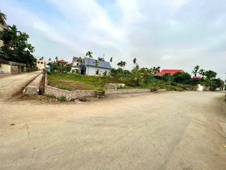 bán 60m2 mặt đường liên thôn xã Lâm Động, sát đường 303, giá 2,58 tỷ