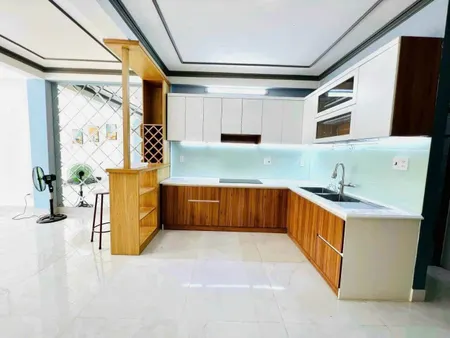 Bán gấp nhà Lã Xuân Oai,Quận 9, 4.08x12.3, giá 3tỷ9, 1trệt1 lững 2 lầu+4PN+3WC