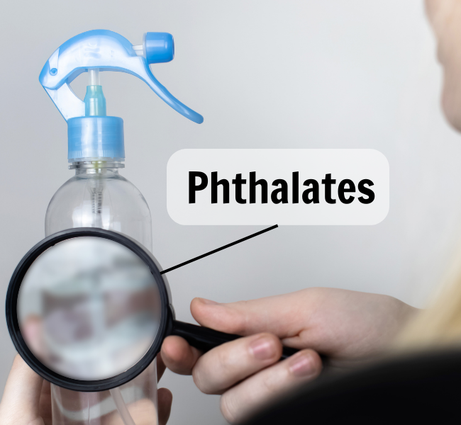 Phthalates Đây là các chất hoá học được sử dụng để tạo mùi hương và màu sắc trong sản phẩm chăm sóc da, tuy nhiên chúng có thể gây kích ứng và dị ứng cho da.